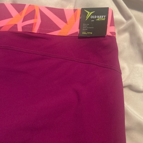 Old Navy Active XXL Pink Mid-Rise Fitted Athletic Shorts - Picture 4 of 6